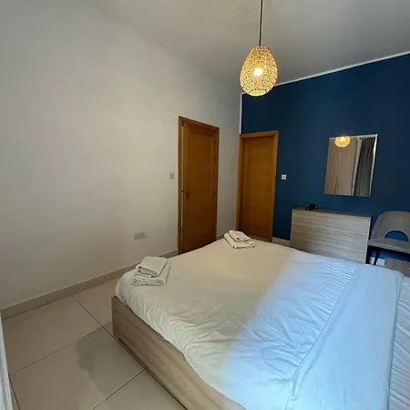 Bayview Seafront 4a * San Ġiljan